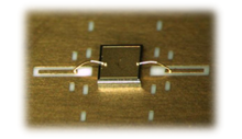 Capacitor kely kely ho an'ny 10Ghz Frequencies
